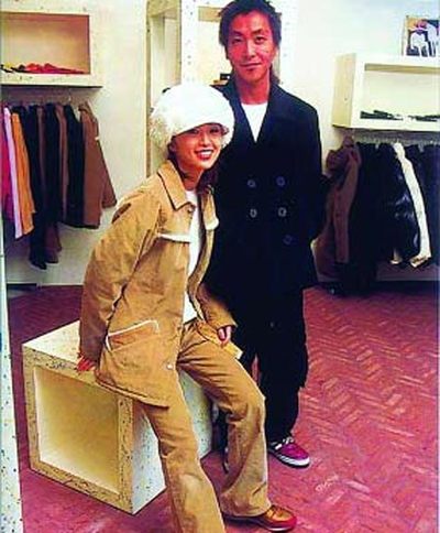 可惜酒井與前夫高相祐一於2009年因涉毒被捕，事業一舖清袋。